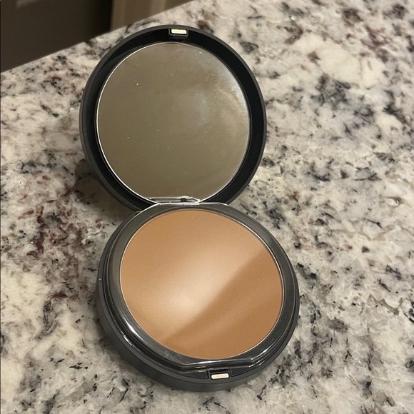 NEW - bareMinerals Performance Wear Powder Foundation - PECAN 18 - Picture 3 of 5